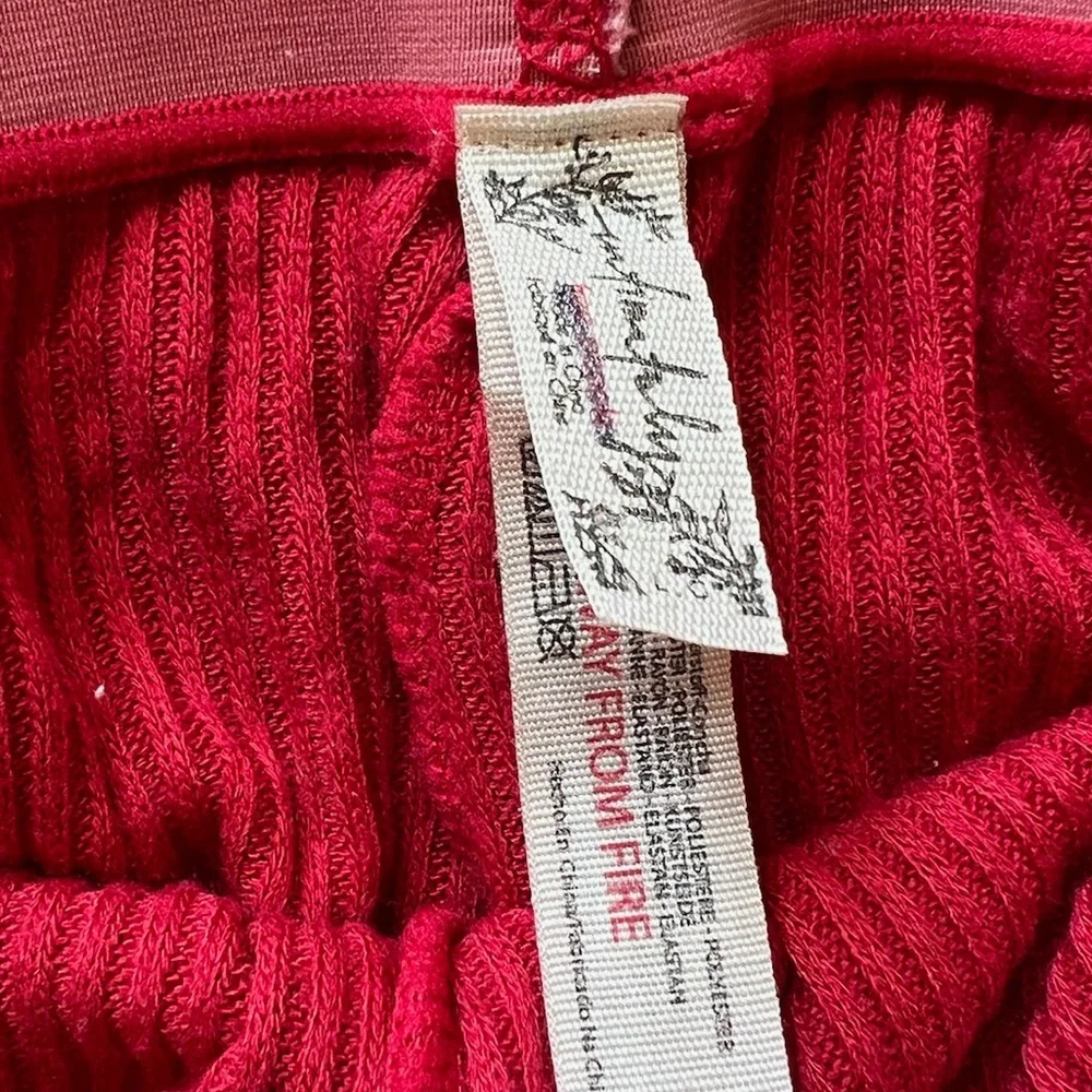 ✨2/$15✨ Intimately by Free People Red Ribbed Leggings - Picture 2 of 2